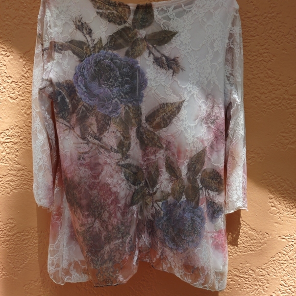 Brittany Black Women's Blouse Laced outer with printed floral size PM - Picture 12 of 12